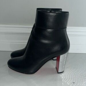 CHRISTIAN LOUBOUTIN
Calfskin Disco Ankle Boots 38 Black